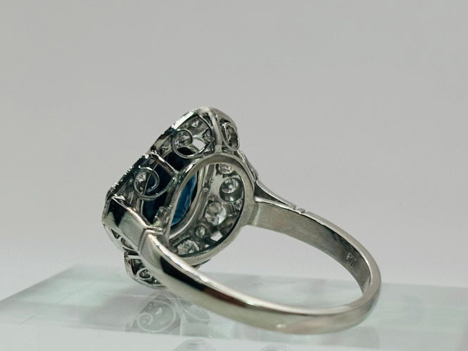 Bague 53 Bague de style Art Déco en platine avec un saphir central et des diamants 58 Facettes 50245