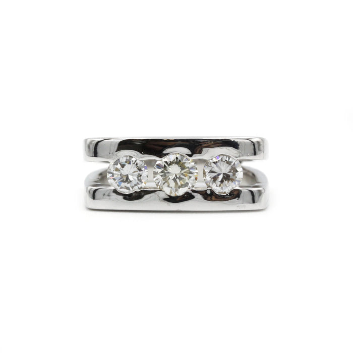 Ring - white gold and diamonds