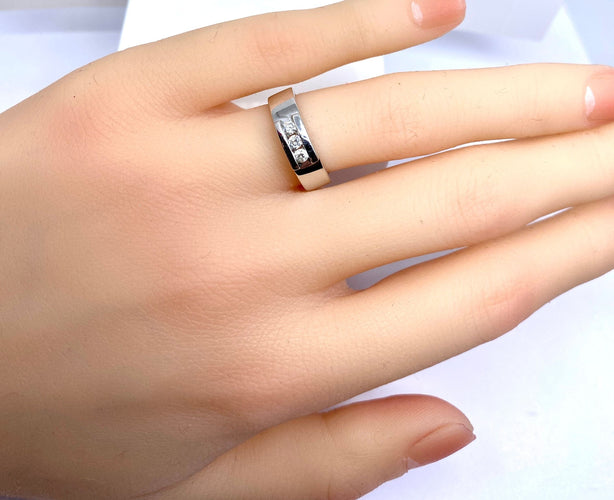 Bague 49 Bague en or blanc 18 carats, trilogie 3 diamants 58 Facettes AB532