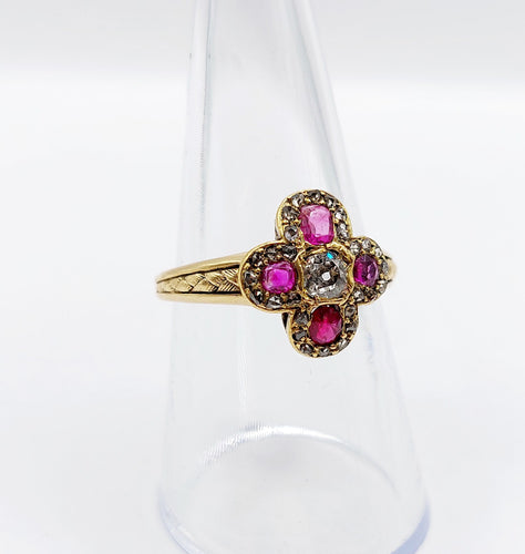 Bague 56 Bague fleur antique or jaune, diamant, saphirs roses et diamants 58 Facettes A05621