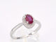 Bague 54 Bague entourage en or blanc avec diamants et rubis 58 Facettes 2011