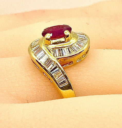 Bague Bague or jaune, rubis et 38 diamants baguettes 58 Facettes AB419