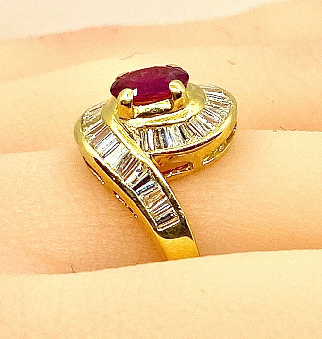 Bague 53 Bague or jaune, rubis et 38 diamants baguettes 58 Facettes AB419