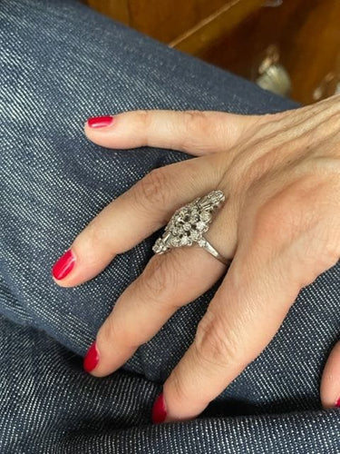 Bague 54 Bague marquise or gris, platine, diamants 58 Facettes