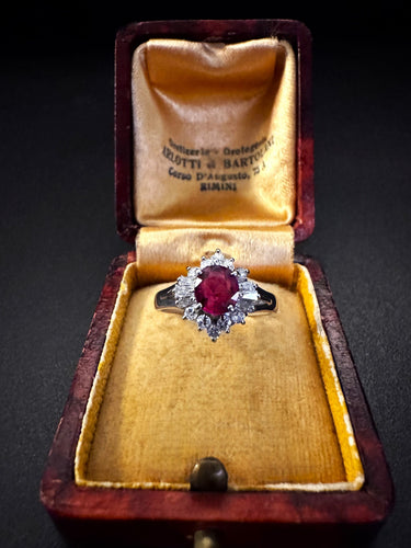 Bague Anneau de platine avec rubis et diamants 58 Facettes