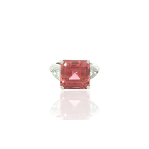 Bague 44 Bague or blanc, tourmaline et diamants 58 Facettes