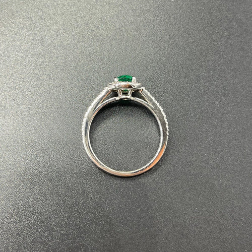 Bague 53 Bague or blanc, Emeraude de Colombie taille ovale, entourage Diamant 58 Facettes