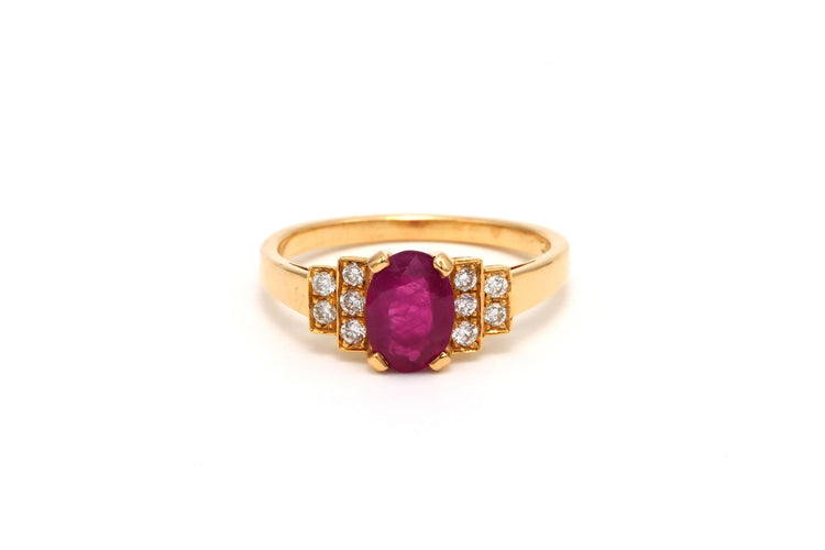 Bague 49 Bague contemporaine en or jaune sertie d'un rubis et de diamants 58 Facettes 22365
