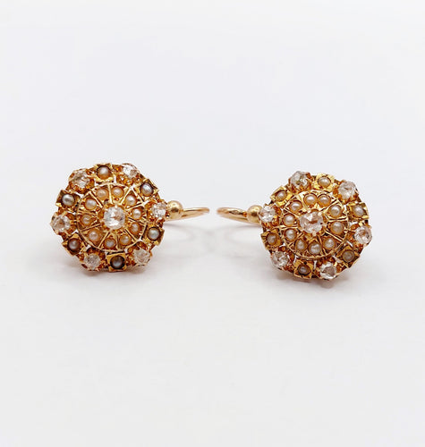 Boucles d'oreilles Dormeuses marguerite antique or rose 18k diamants et perles (circa 1900) 58 Facettes A06102
