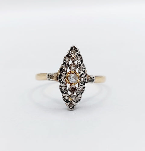 Marquise ring van geelgoud, Platina en diamanten (circa 1900) 