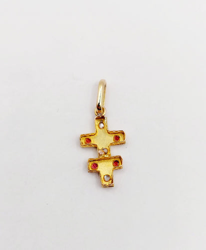 Pendentif croix de Lorraine or jaune, diamants taille rose, pierres rouges (circa 1900) 58 Facettes A05864