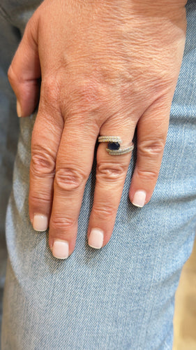 Bague 53 Bague saphir et diamants or blanc 18 carats 58 Facettes