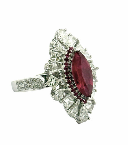 Bague 55 Bague marquise en or , diamants et rubis naturel 58 Facettes