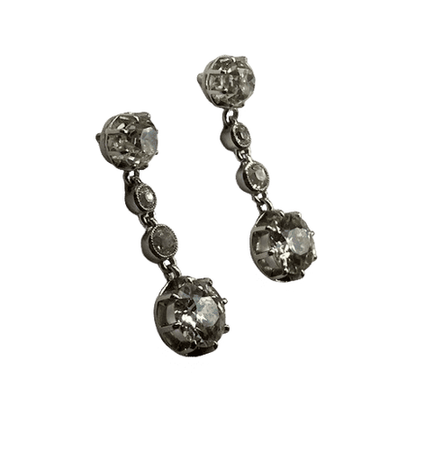 Boucles d'oreilles BOUCLES D'OREILLES PLATINE ET DIAMANTS DONT 0,60CT ET 1,50 CTS (X2) 58 Facettes