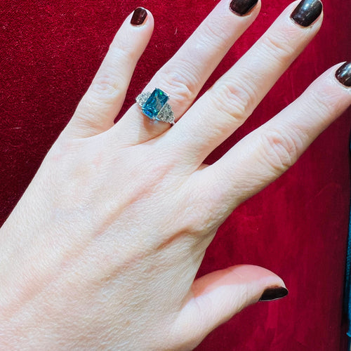 Bague 54 Bague or blanc Zyrcon Bleu naturel 4.60 carats  et diamants 58 Facettes 7849 A