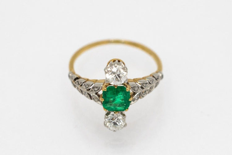 Bague 53 Bague ancienne en or et platine avec émeraude et diamants, début du XXe siècle. 58 Facettes 10313