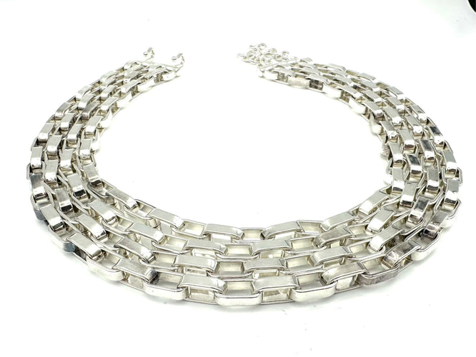 Collier HERMES. Collection « Darius », collier en argent 925/00 58 Facettes