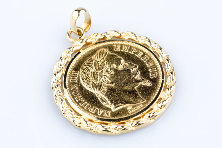 Pendentif Pendentif pièce de 20 francs or – Napoléon III (1867) montée en médaillon 58 Facettes PDNAPIIICC1388-1