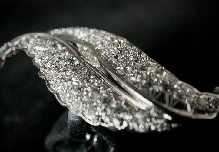 Bague 50 Bague platine en forme de feuille ornée de 4,65 carats 58 Facettes