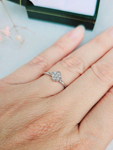 Bague 51 Bague or blanc diamants 58 Facettes 576