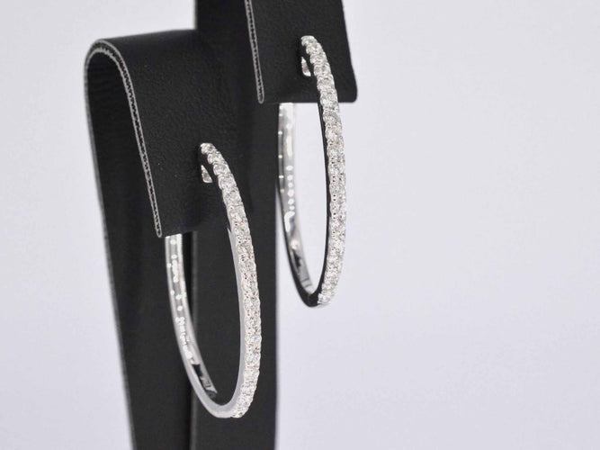 Boucles d'oreilles Boucles d'oreilles créoles en or blanc avec diamants 58 Facettes 2051