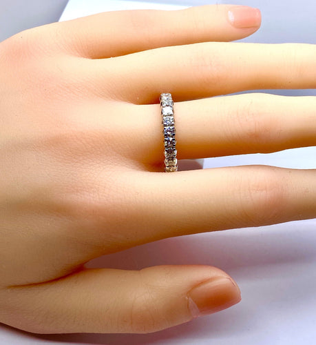 Bague 62 Alliance en or blanc 18 carats ornée de 25 diamants 2,40 carat environ 58 Facettes AB522