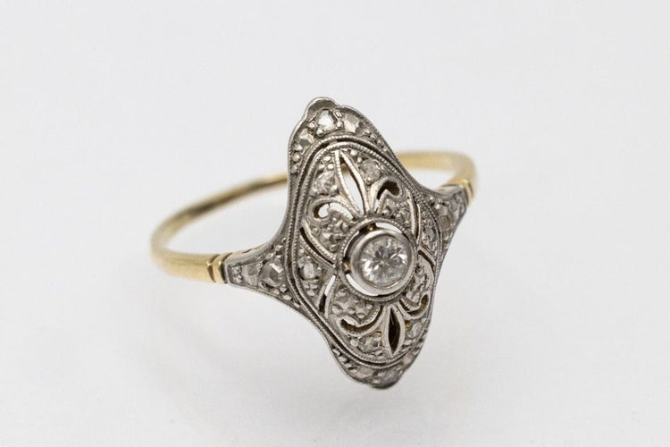 Bague 61 Bague Art Déco en or jaune et platine avec diamants. 58 Facettes 10634