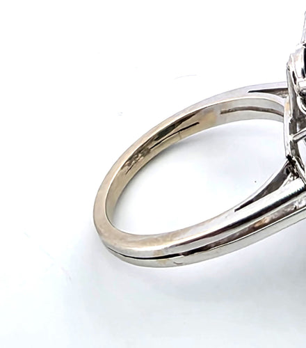 Bague 54 Bague en or blanc avec saphirs et diamants 58 Facettes