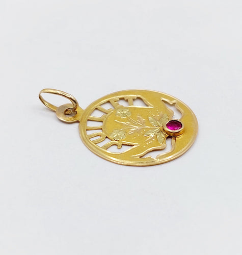 Pendentif Médaille Art Nouveau or jaune, rubis synthétique (circa 1900) 58 Facettes A05836