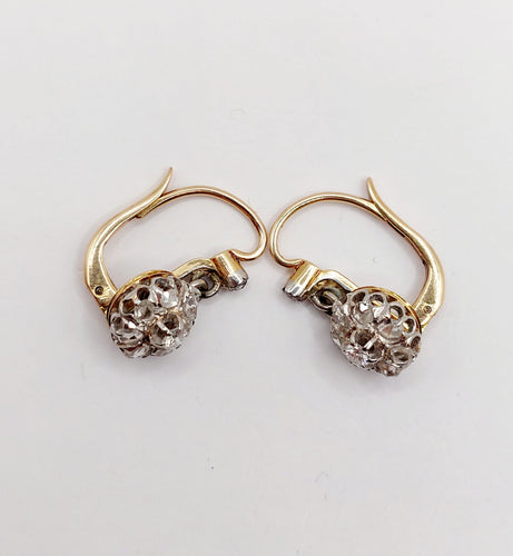 Boucles d'oreilles Dormeuses marguerite antique or 18k, platine, diamant rond et diamants taille roses (circa 1900) 58 Facettes A06360