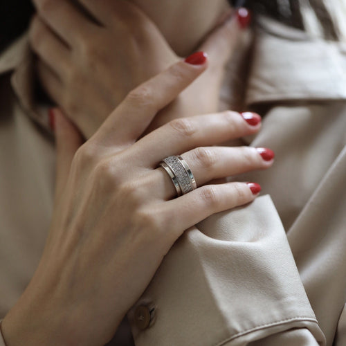 Bague 52 Alliance Piaget Possession en or gris 18k sertie de 120 diamants – Vers 2000 – Taille 52 58 Facettes FB10794