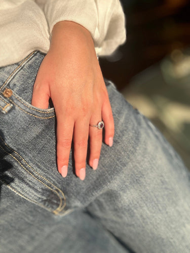 Bague 51 Bague - Or blanc, rubis et diamants 58 Facettes 1106