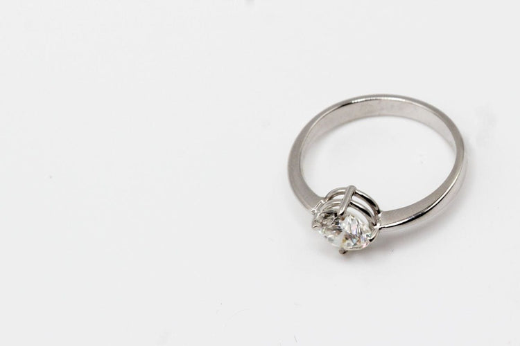 Bague 56 Solitaire or blanc et diamant 58 Facettes 240214