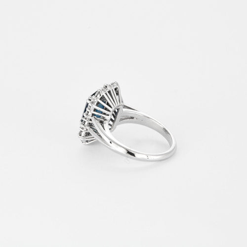 Bague 54 Bague panier en or blanc, diamants et saphir de 3 carats. 58 Facettes
