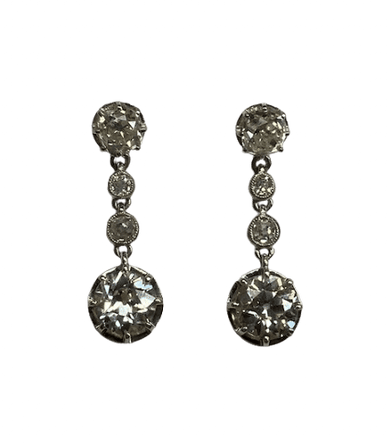 Boucles d'oreilles BOUCLES D'OREILLES PLATINE ET DIAMANTS DONT 0,60CT ET 1,50 CTS (X2) 58 Facettes