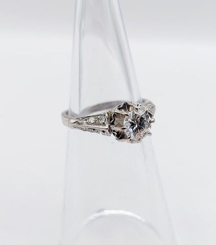 Bague 47 Bague solitaire Art Déco or blanc, platine et diamant 0,55 carat (circa 1930) 58 Facettes A00256