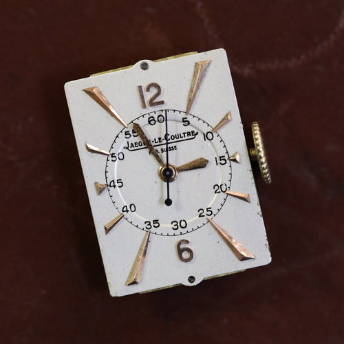 Montre Montre Jaeger-LeCoultre Rectangulaire – Or Jaune 18k – Calibre 437/1 – 1945 – Boîte Française 58 Facettes FB10700