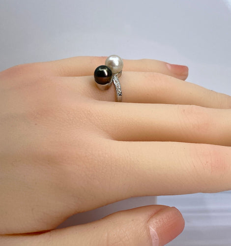 Bague 50 Bague toi et moi or blanc diamants perle Tahiti et perle blanche 58 Facettes AB604