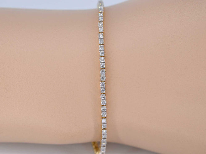 Bracelet Bracelet de tennis en or serti de diamants de 2,50 carats 58 Facettes 2147