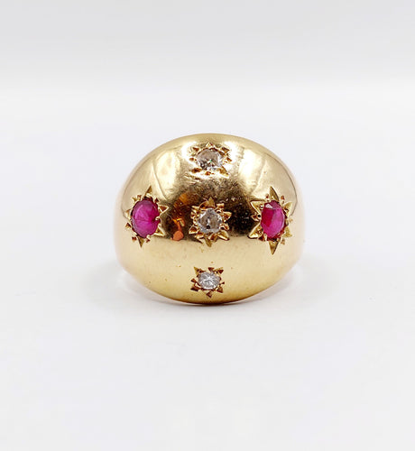 Bague dôme bombé or rose, diamants et rubis serti étoilé (circa 1950) 58 Facettes A06232