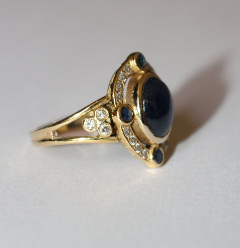 Bague 51.5 Bague or jaune, cabochon de saphir et diamants 58 Facettes 589
