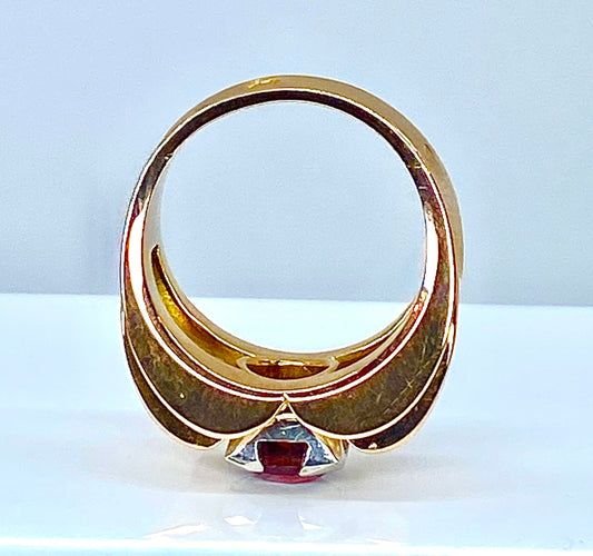 Bague Bague en or jaune 18 carats et platine sertie d’une pierre rouge , vers 1940 58 Facettes AB392