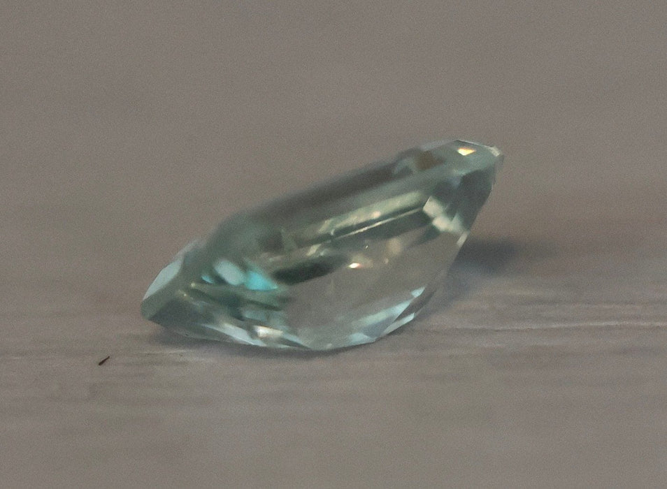 Gemstone Beryl vert 1.31cts certificat ALGT 58 Facettes