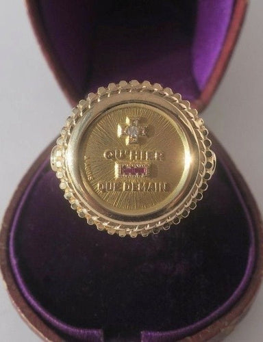 Bague 50 A. Augis - Bague chevalière Médaille d’Amour en or jaune et diamant rubis 58 Facettes
