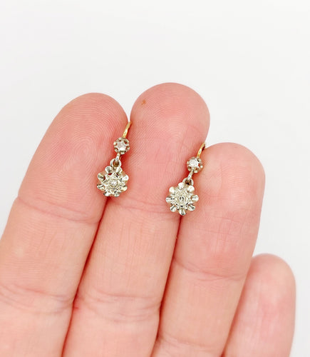 Boucles d'oreilles Dormeuses antique or 18k diamants serti étoilés (circa 1920) 58 Facettes A06529