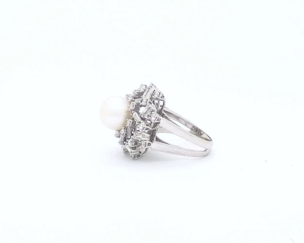 Bague Bague en or blanc avec perle australienne et diamants 58 Facettes 5669