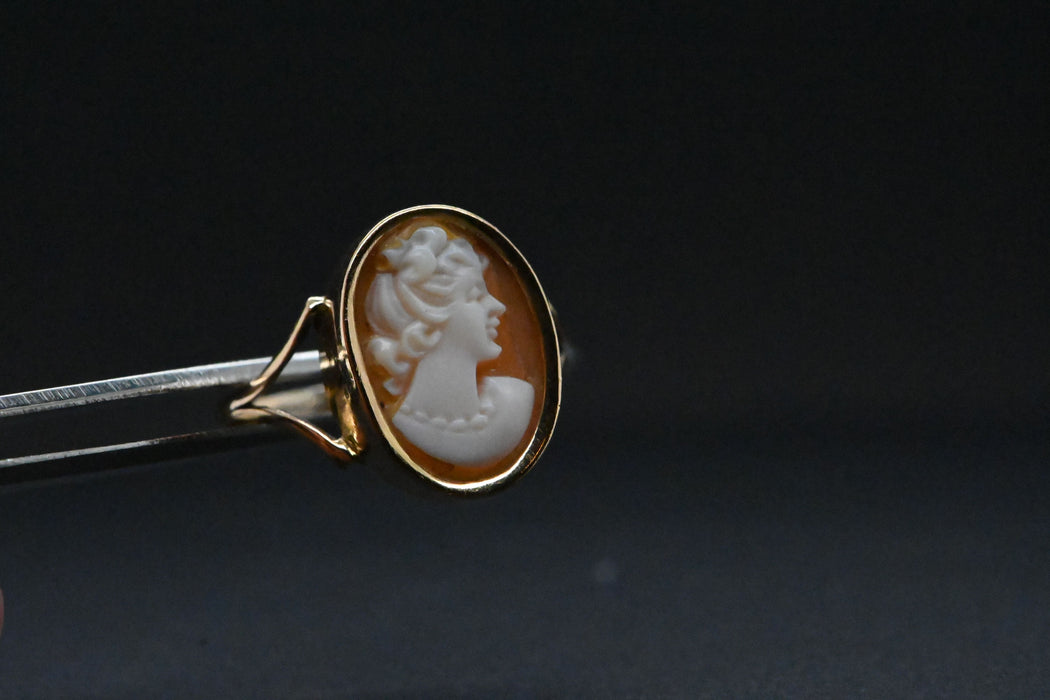 Ring cameo antique gold