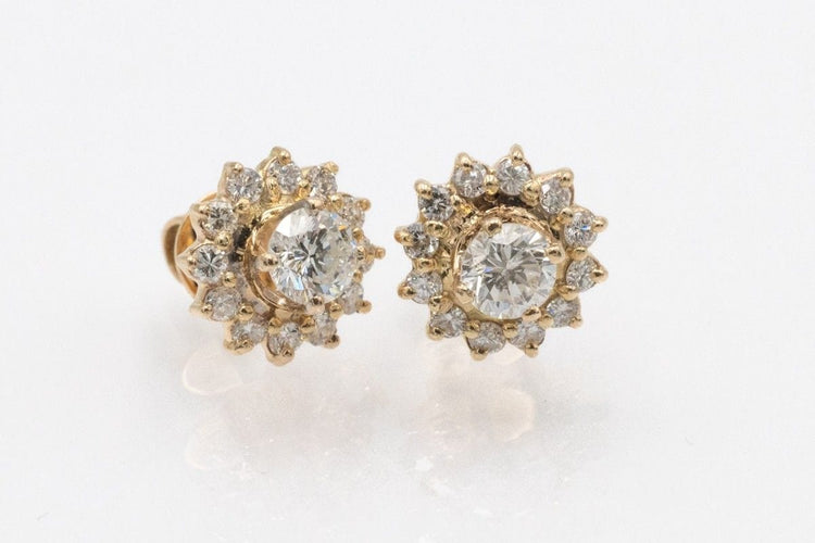 Boucles d'oreilles Boucles d'oreilles en or rosette et diamants 1,70 ct 58 Facettes 11392