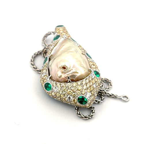 Collar de oro blanco, perla (Mabe) de Tahití, esmeralda y diamantes naturales 