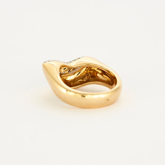 Pavé diamond ring in yellow gold